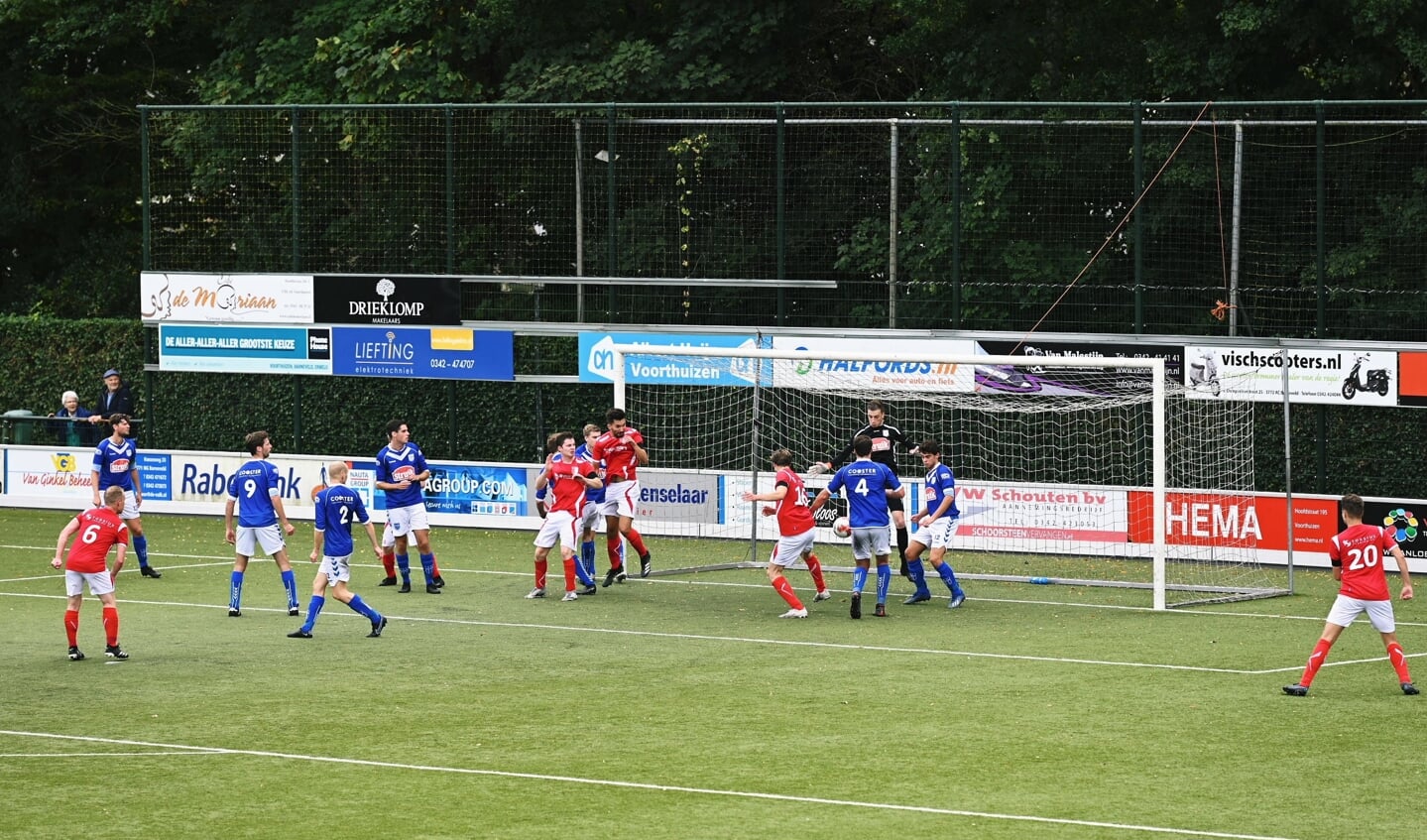 Rood-Wit scoort 2-2
