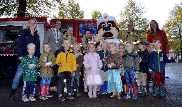 <p>Op bezoek bij de kinderen van basisschool De Rank.</p>