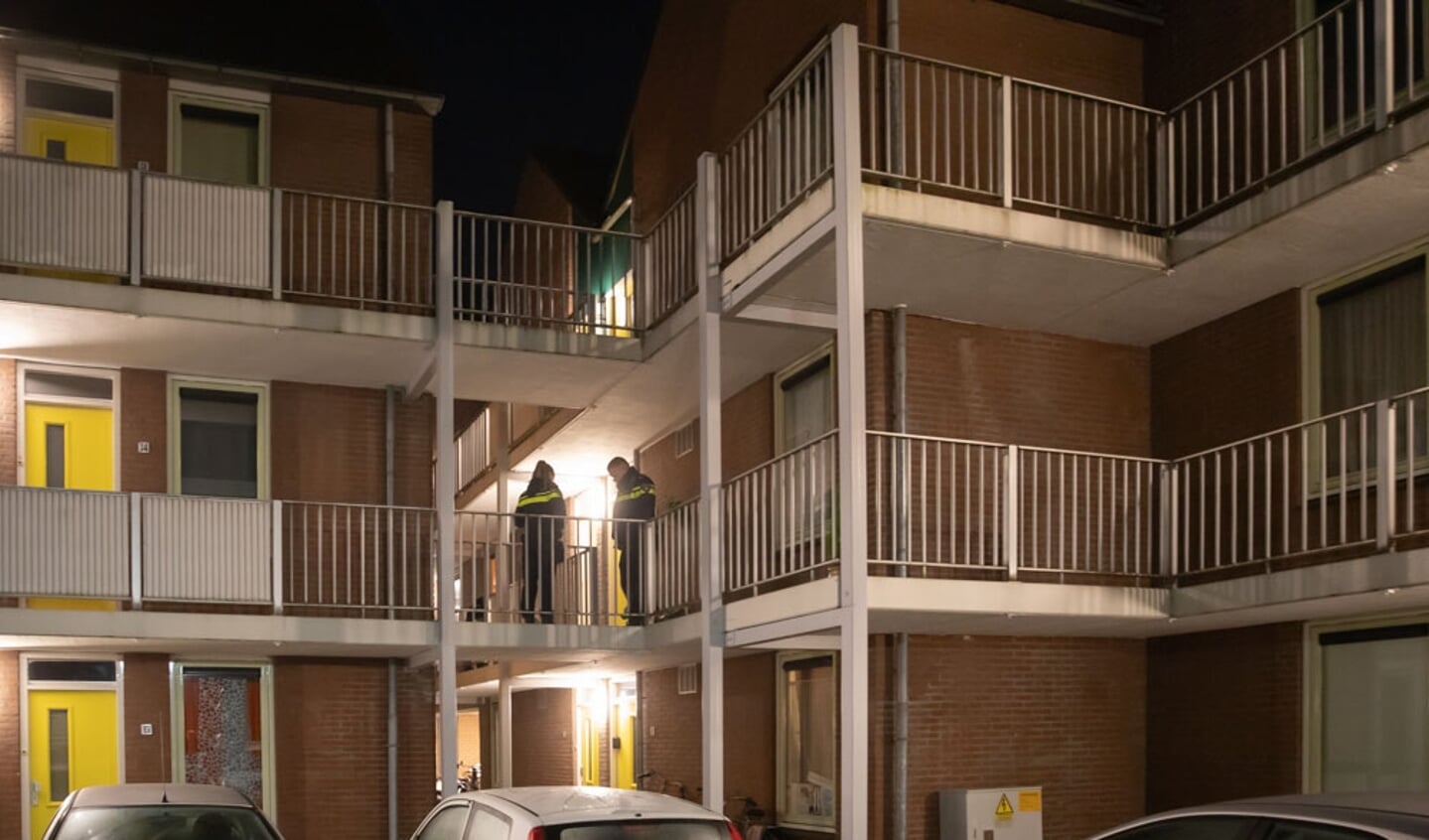 Nachtelijk forensisch onderzoek in woning in Baarn.
