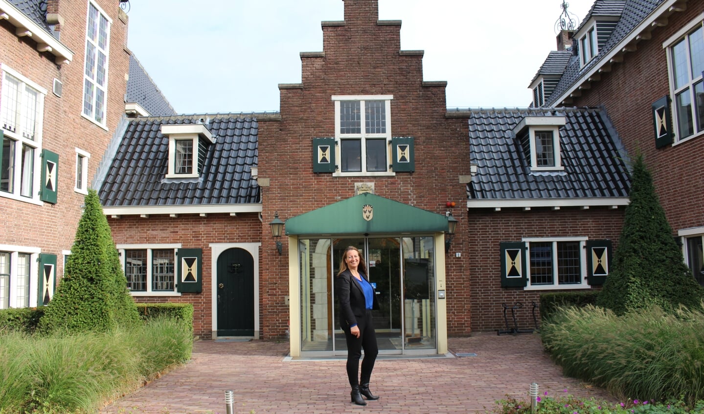 Martine Tekelenburg, tweede op de VVD-kandidatenlijst voor de komende gemeenteraadsverkiezingen, is de kartrekker van de lokale bijeenkomst.