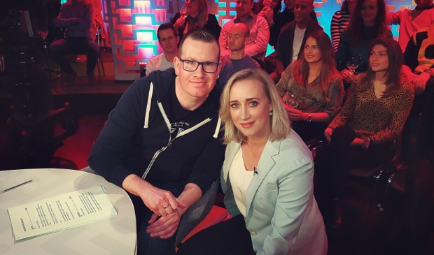 <p>Erwin bij Eva Jinek. ,,Na afloop soms mee naar het restaurant."</p>