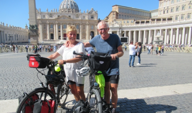 aankomst op Sint Pietersplein Rome