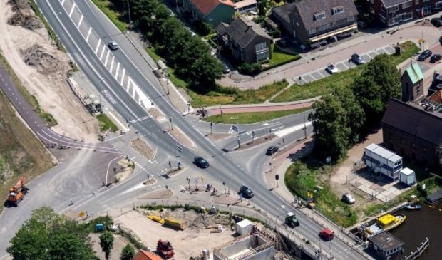 <p>Kruising N522 met Hoger Einde-Noord en -Zuid schuift op.</p>