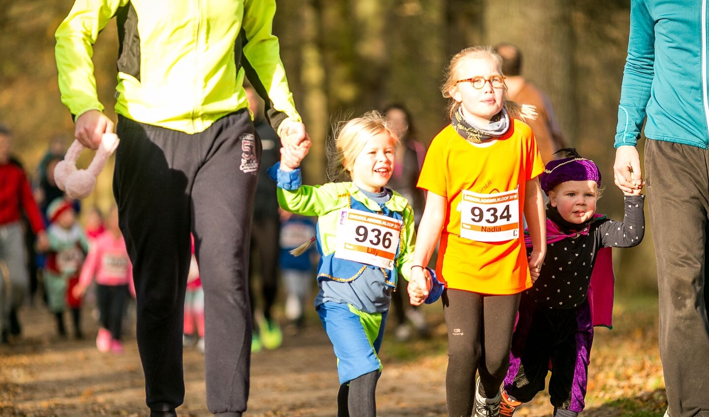 De Chocolademelkloop is bedoeld voor jong en oud. Jaarlijks zijn er ook veel gezinnen die meelopen.