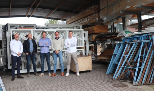 <p>MEGA-Tech wil werknemers kennis laten maken met technische beroepen. Robert Jansen van Elegant ontbreekt op de foto.</p>