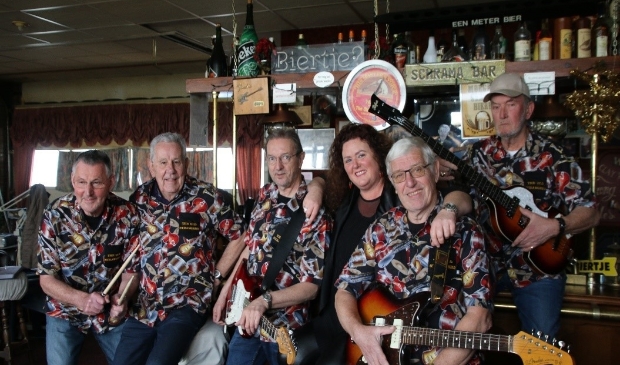 Band Old Strangers