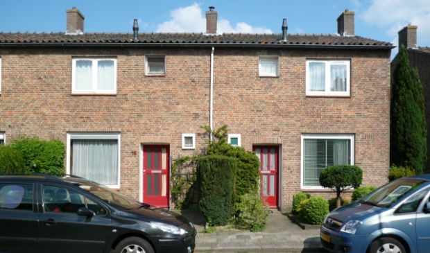 <p>'Stadsarchitect David Zuiderhoek ontwierp een gemetselde variant van de Airey-woningen.'</p>