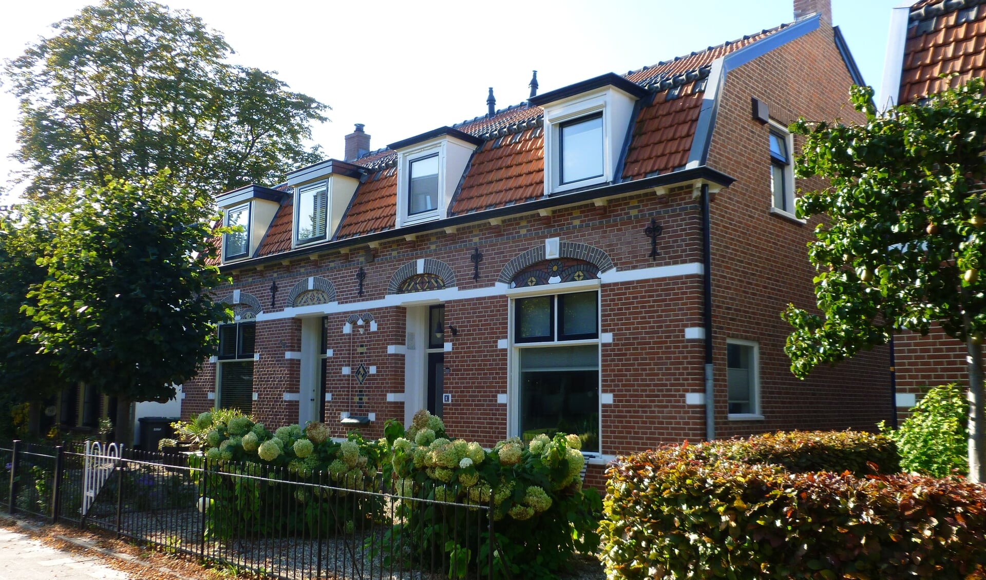 Oorspronkelijke arbeiderswoningen op de Antonlaan.