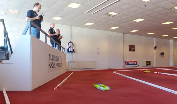<p>Een overzicht van een wedstrijd op het indoorcircuit.</p>