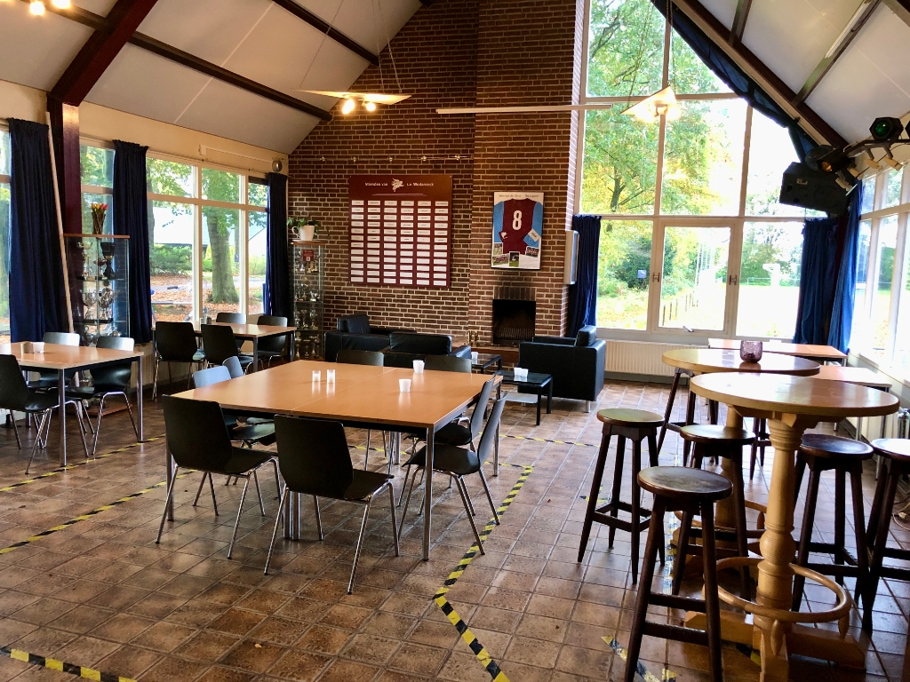 de sportkantine op de grens van dorp en natuur is toe aan een opknapbeurt