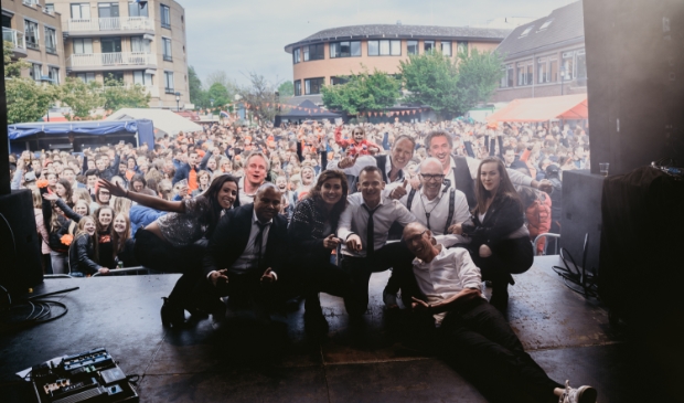 <p>Amber Roots & Friends</p>