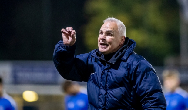 <p>Gery Vink tijdens zijn eerste training bij GVVV, maandagavond.</p>