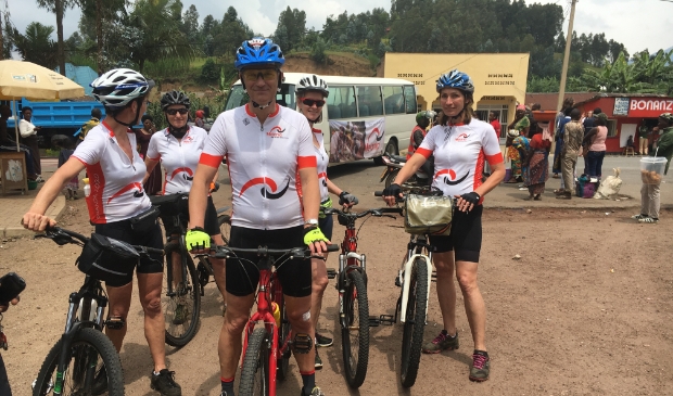 deelnemers aan de fietsreis Rwanda in 2020