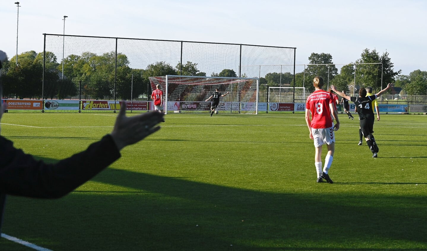 Rood-Wit scoort 1-3