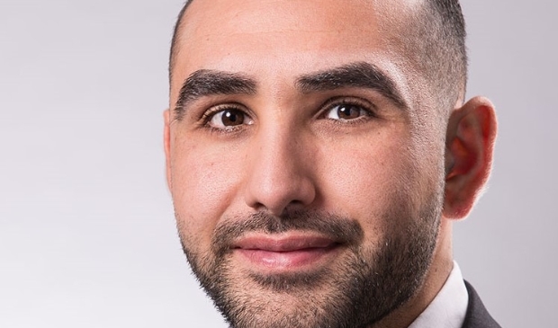 Raadslid Tahsin Bülbül.
