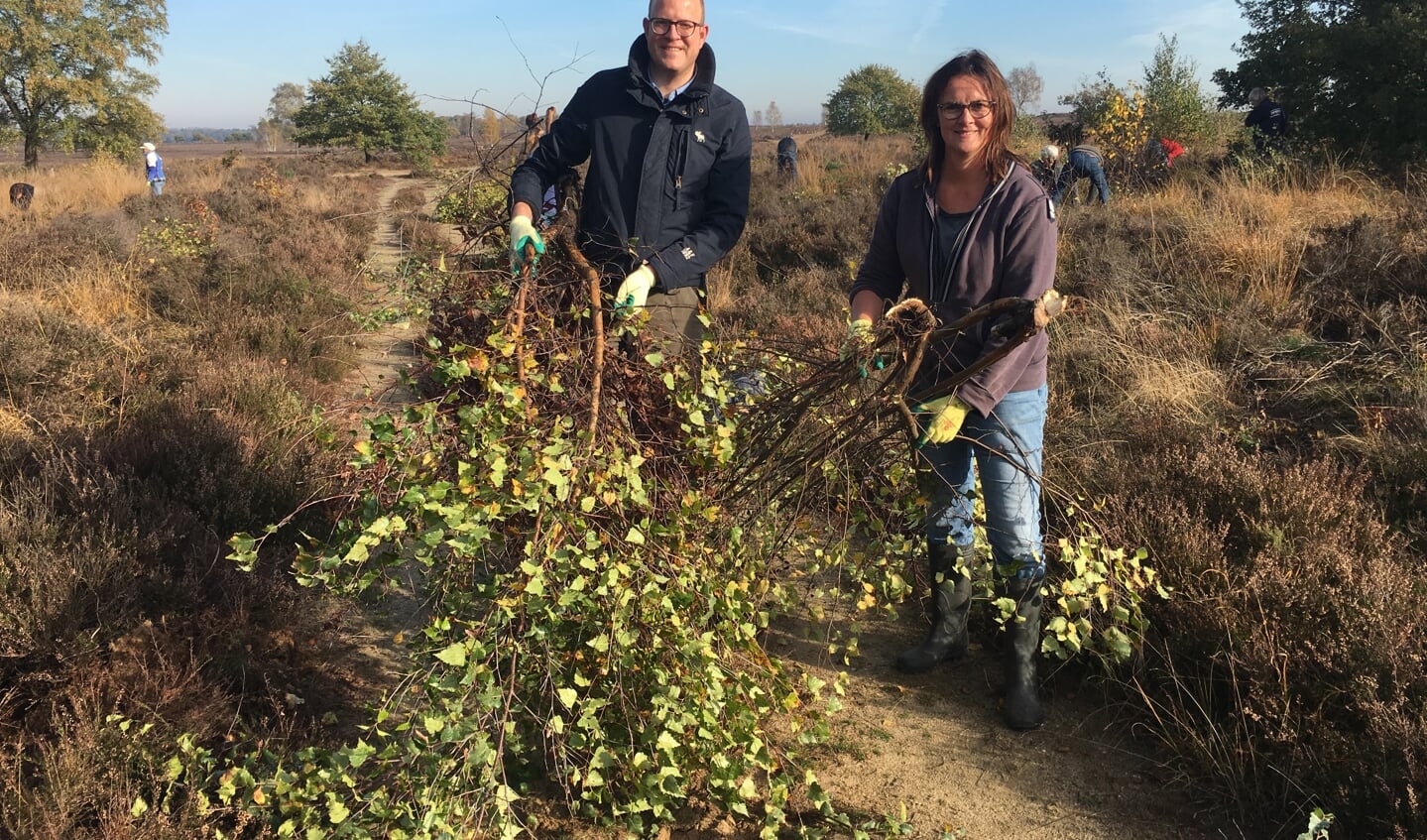 Ronald van Veen en Bea van 't Hul , op de natuurwerkdag in 2018