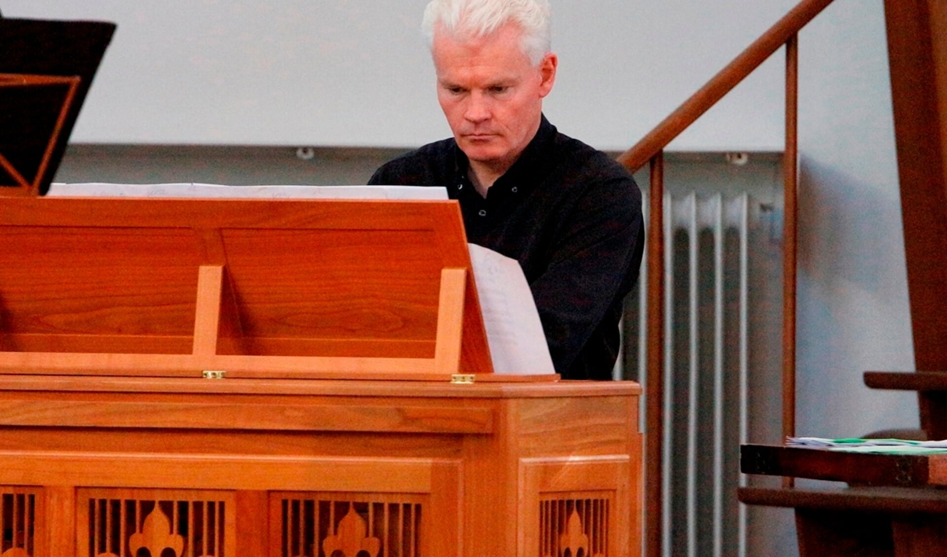 Peter Ouwerkerk heeft de muzikale leiding. 