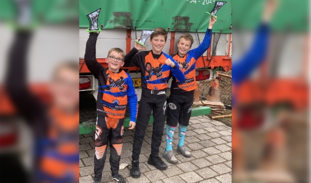 <p>Van links naar rechts: Thijs van den Brink, Mees Van Dijk en Nael Mudde.</p>