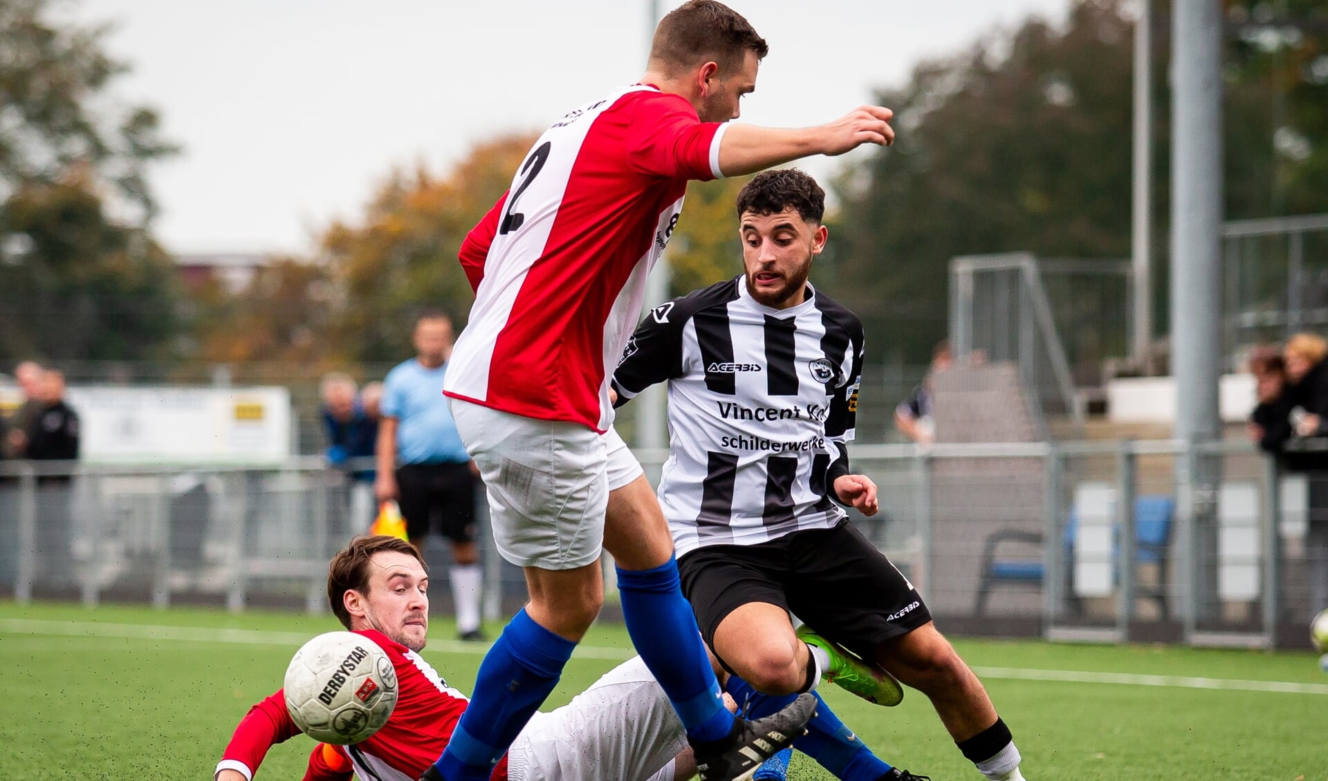 Sabir Aheddouch ontdoet zich van twee tegenstanders