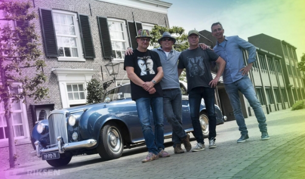 <p>Old Bones Blues Band.</p>