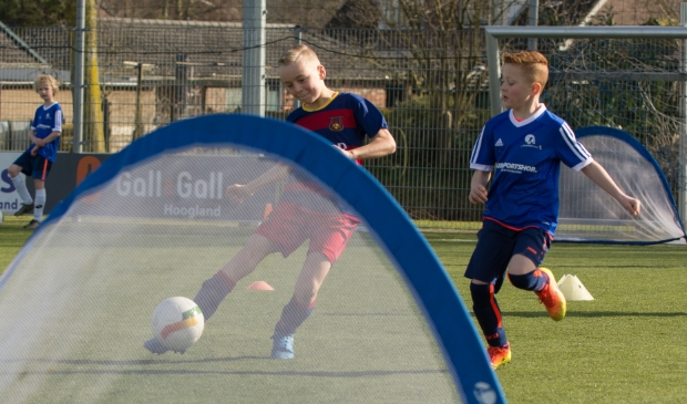 Vier de vakantie bij De Voetbalschool.