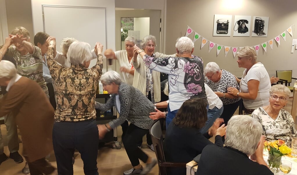 Een gezellig feest voor de ouderen