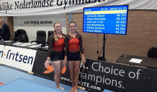 Mandy Koppelaar (l.), Anique Bakker (r.)