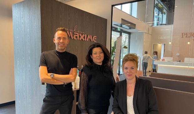 <p>Team Salon Maxime (vlnr) Tom Triemstra, Jolanda Grotenhuis en Caroline Hop (Lisette Wils ontbreekt).</p>