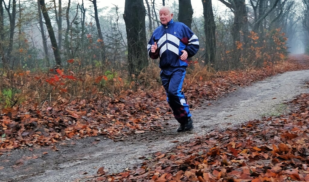 De 74-jarige Jaap van Barneveld mag graag een stukje hardlopen. Dat werd hem onlangs bijna fataal...