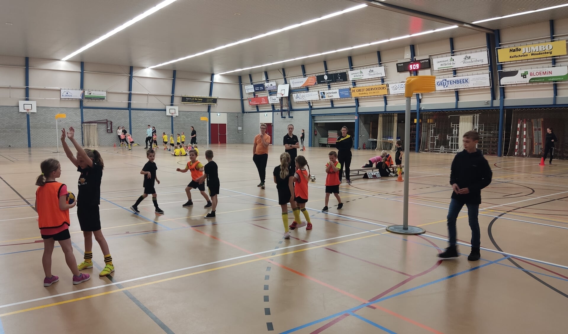 Het zaalseizoen is afgelopen zaterdag bij KV Woudenberg van start gegaan met oefenwedstrijden voor meerdere jeugdteams. 