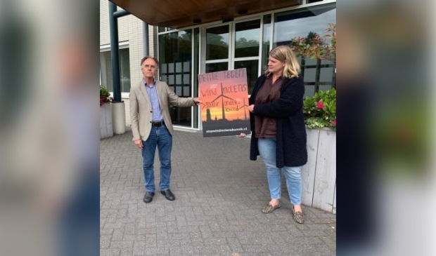 <p dir="ltr">Wethouder Heijmerink ontvangt in juni een petitie van actiegroep stop windmolens Bunnik</p>