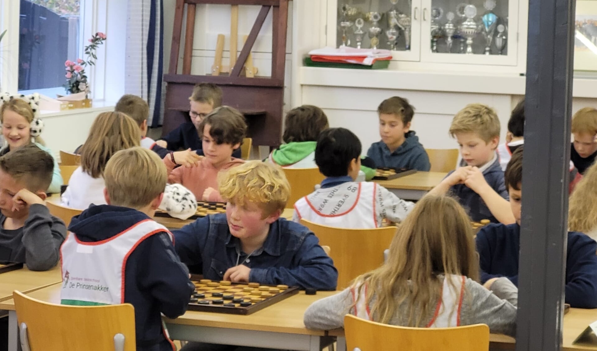 WSDV houdt het Bennekomse Schooldamkampioenschap in clubgebouw De Doorbraak.