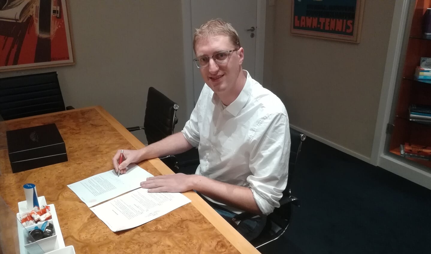 De stichting Herobricks Baarn is met het zetten van de handtekening een feit.