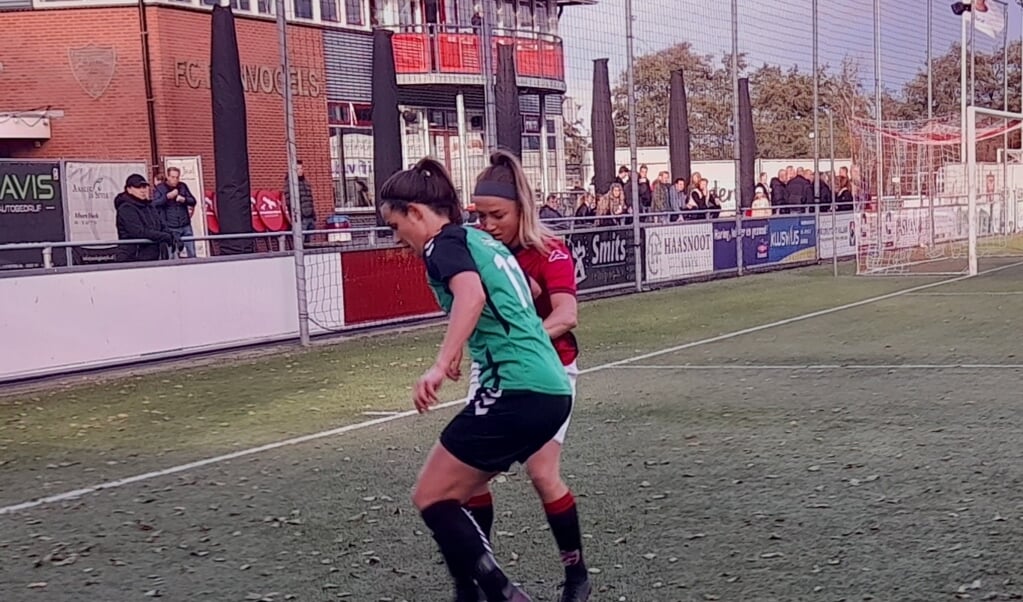 Daphne van Kruistum scoorde het eerste doelpunt