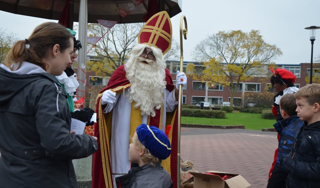 Sinterklaas neemt de tijd voor alle kinderen en de ouders