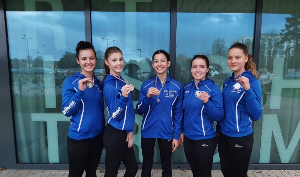 Femke,Benthe,Stephanie,Nathalie en Lisa
