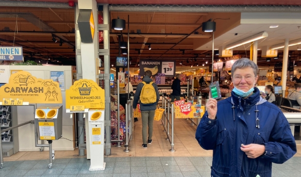Nicole kreeg als service van Jumbo een gratis doosje mee