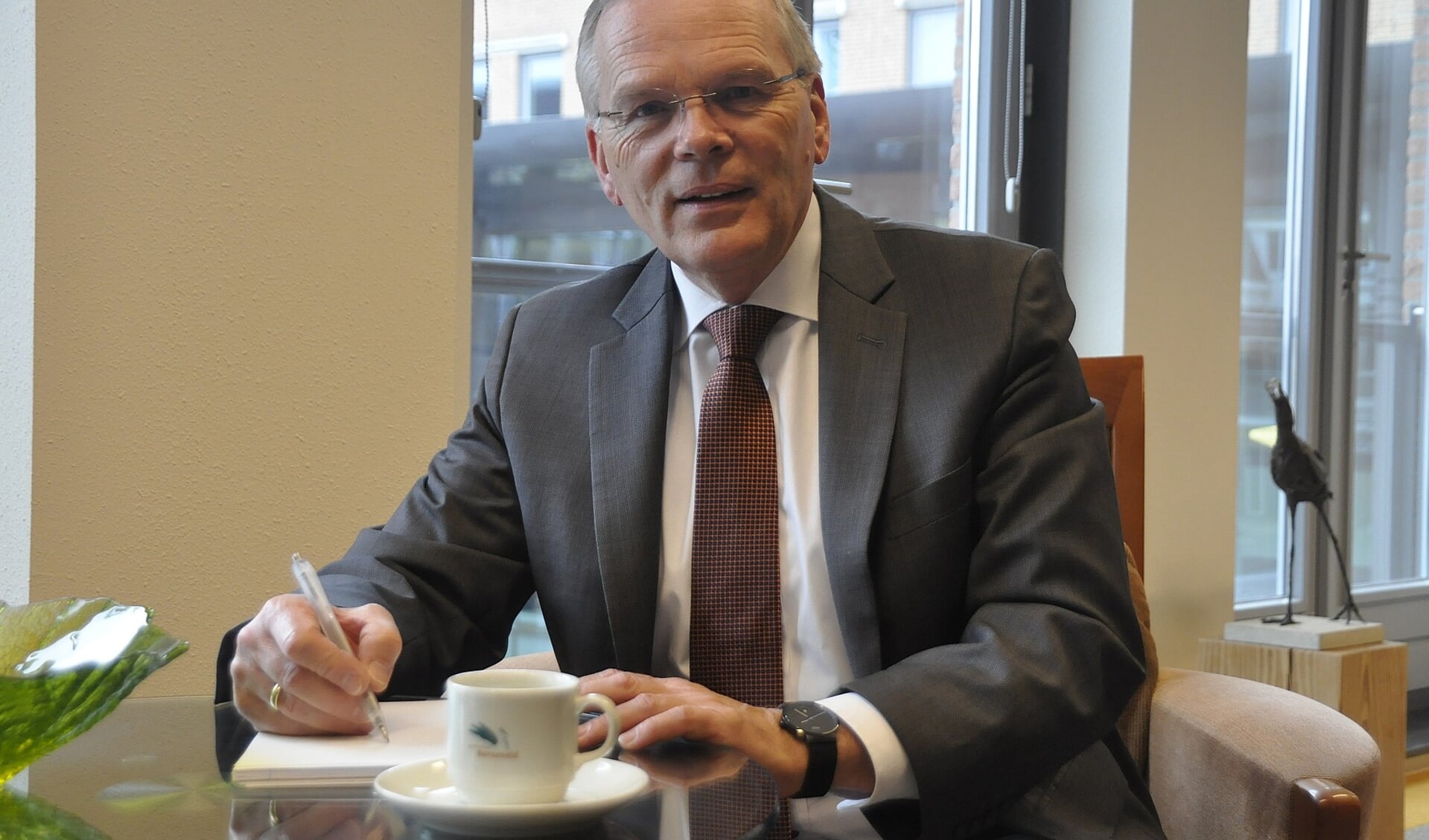 Burgemeester Jan Luteijn: ,,Laten we nu met z'n allen een pas op de plaats maken.''