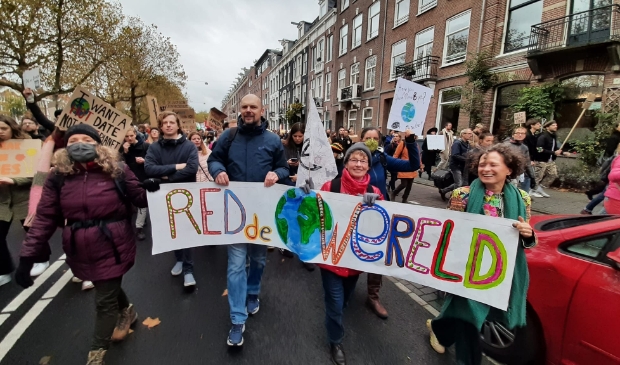 <p>XRHouten tijdens de klimaatmars in Amsterdam</p>