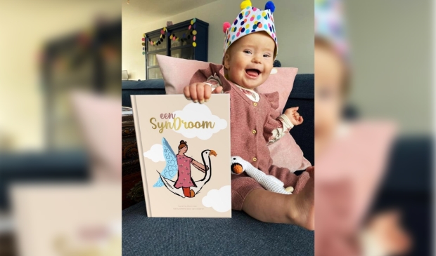 <p pstyle="artikel_4k_kop1_opening">Pippi met het boek van haar moeder Susanne.</p>