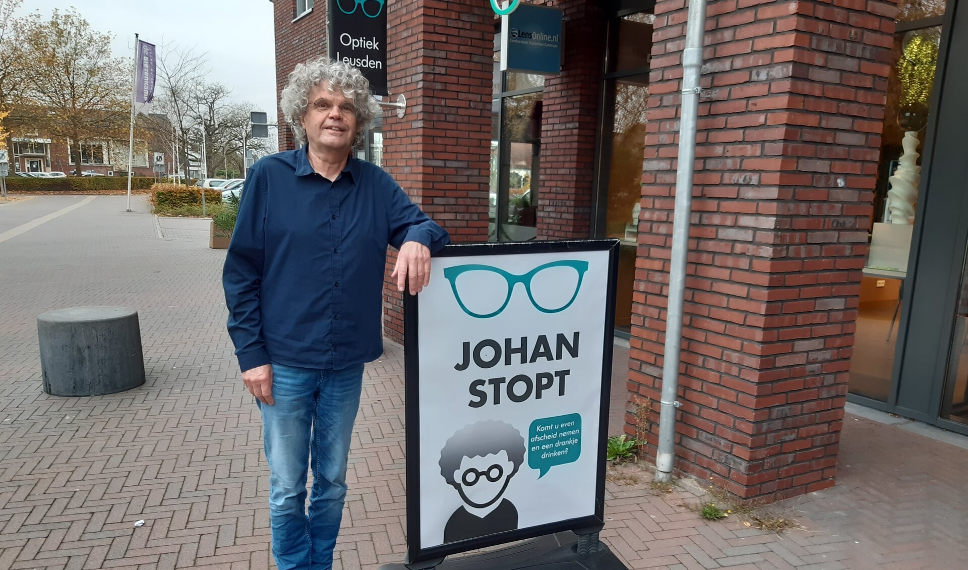 Opticien Johan Sikkema: ,,Na meer dan veertig jaar in het vak is het welletjes.''