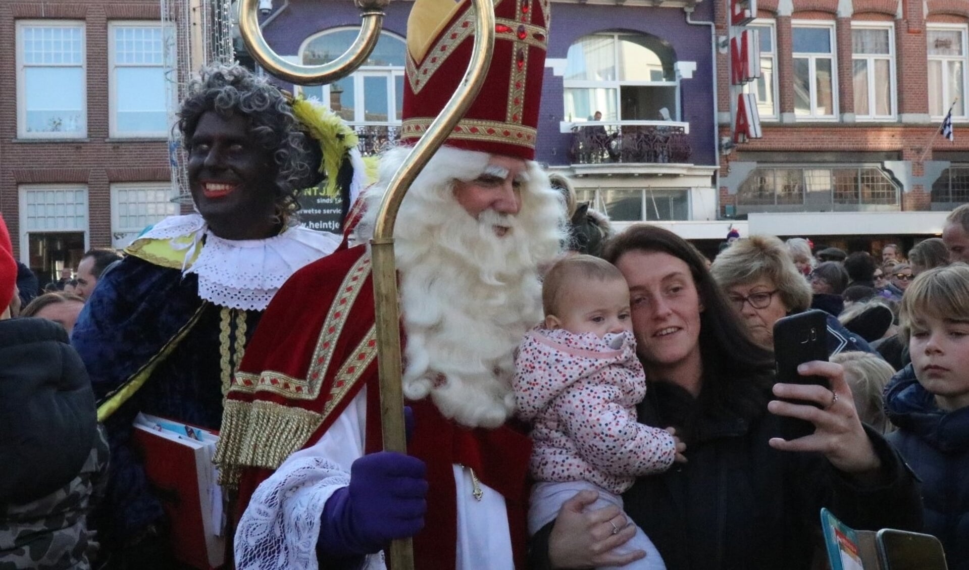 Sinterklaas komt ook dit weer per (reddings)boot naar Zandvoort - Haarlems Weekblad | Nieuws uit de regio
