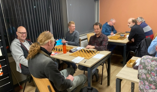 Wedstrijd DES Lunteren - PDC Putten