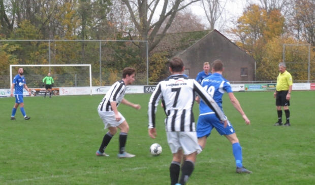 Dubbeldam aan de bal tegen Hardinxveld