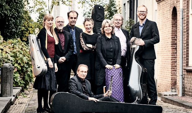 <p>Ensemble Combattimento.</p>