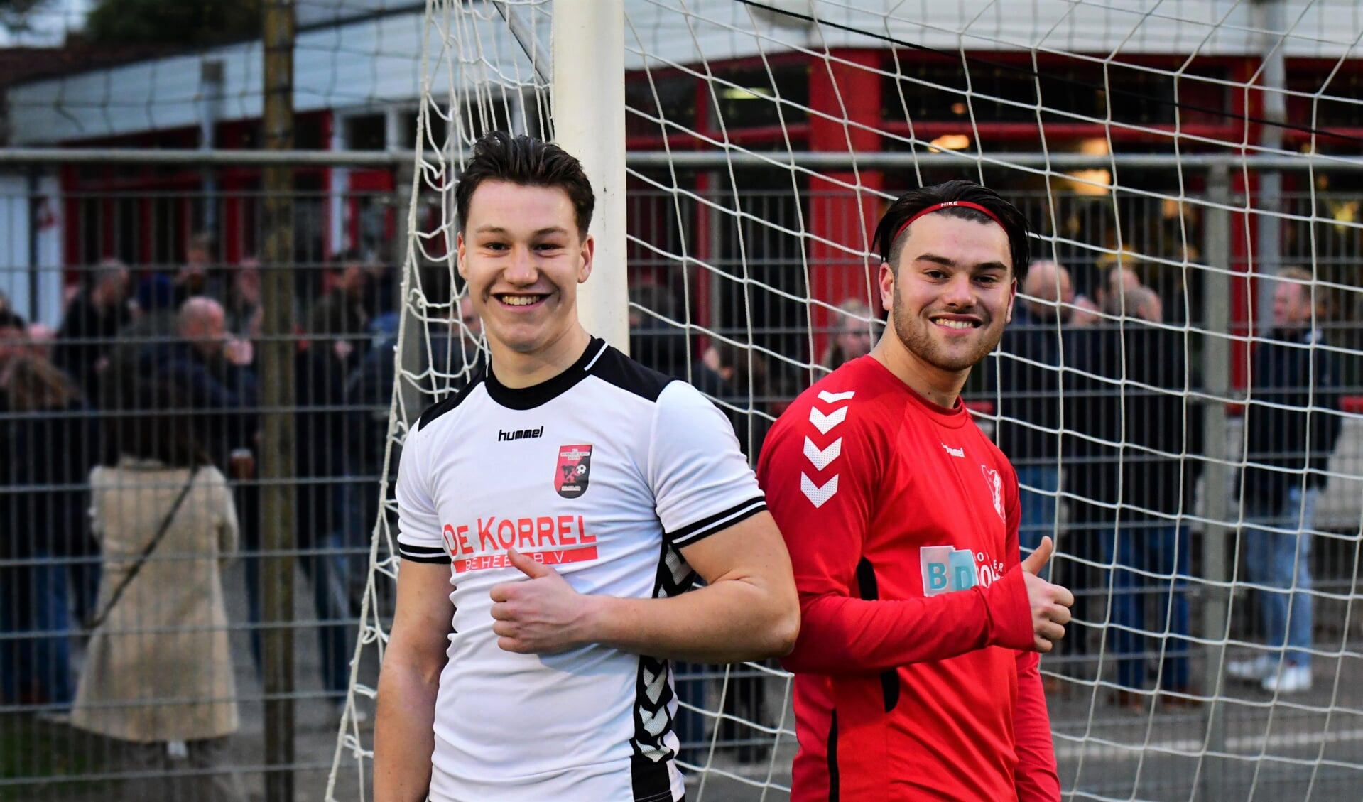 Dani (links) en Roan van de Pol speelden zaterdag tegen elkaar tijdens de derby sc Hoevelaken - Terschuurse Boys.
