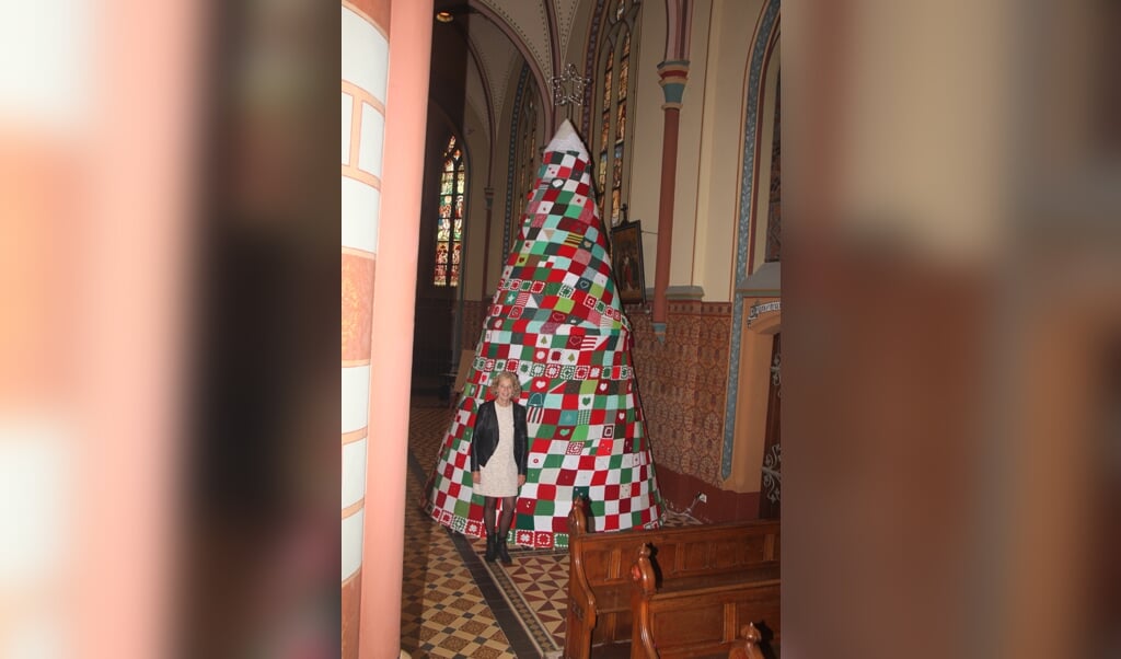 Anne de Groen voor de crea kerstboom.