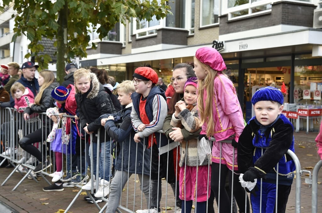 In Soest komt de Sint aan in de Van Weedestraat.