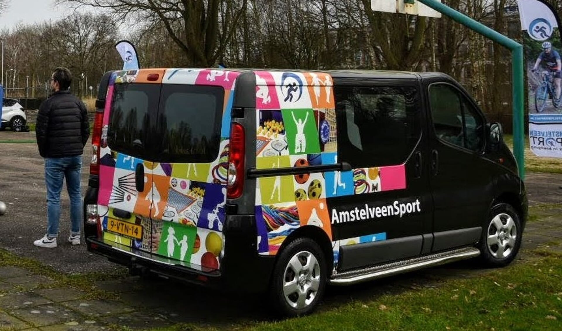 De Beweegbus van AmstelveenSport staat dagelijks op een andere plek.
