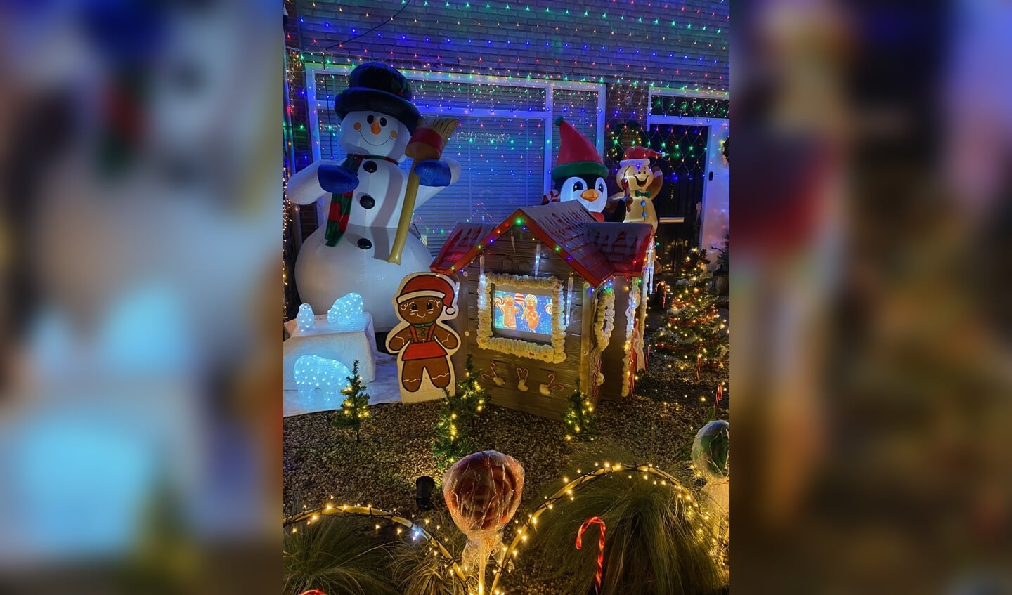 Het thema van de versierde straat was 'gingerbread'
